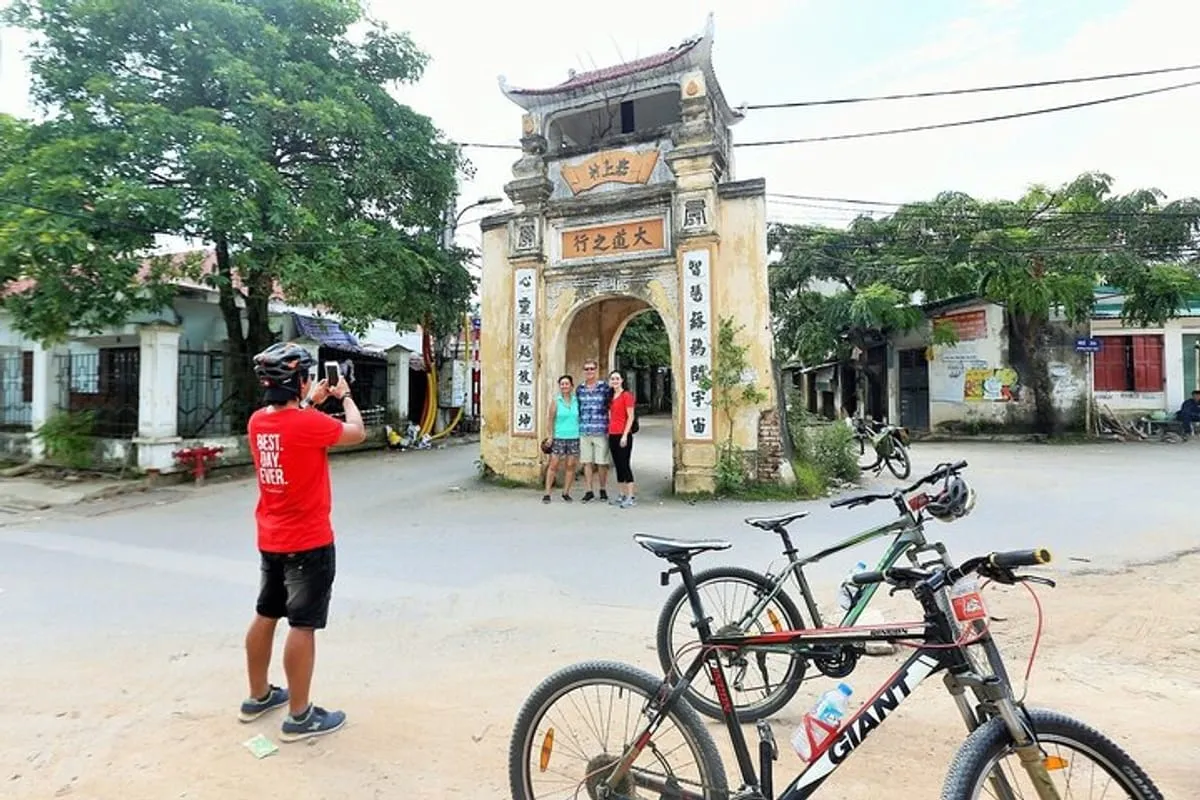 Hanoi Countryside Bike Tour – But Thap Dong Ho Phat Tich 1 Day